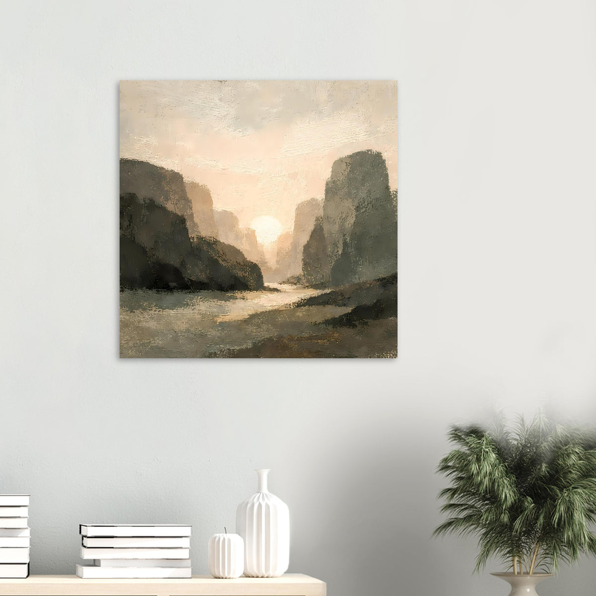 Poster mit Landschaftsmotiv: Tal zwischen Felsen bei Sonnenuntergang, rechteckig.