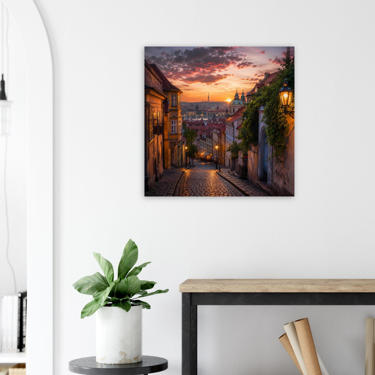 Gerahmtes Stadtposter mit Prager Straße bei Sonnenuntergang, goldenes Licht