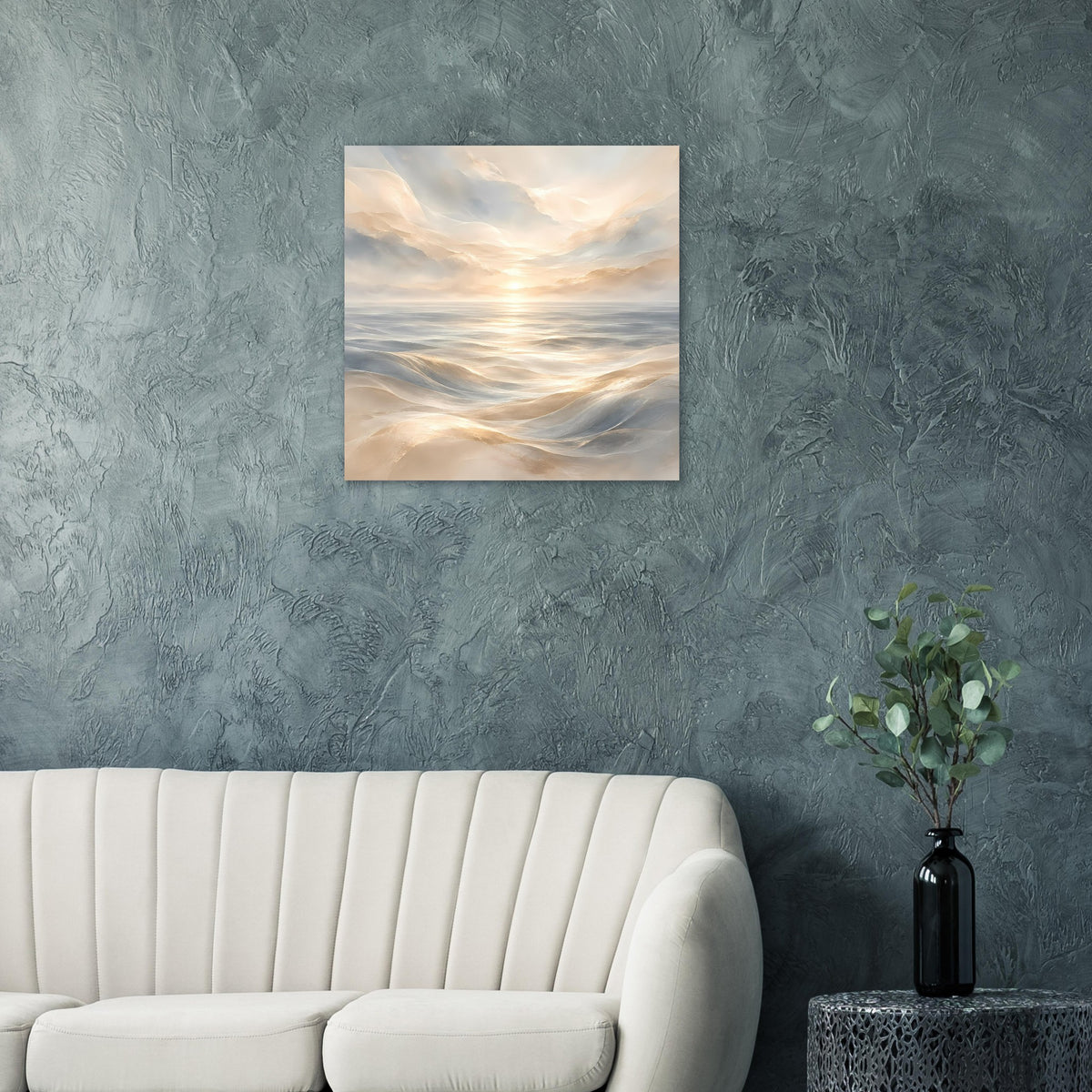 Quadratisches Poster mit ruhiger See, wehenden Wellen und orange-beigem Sonnenlicht