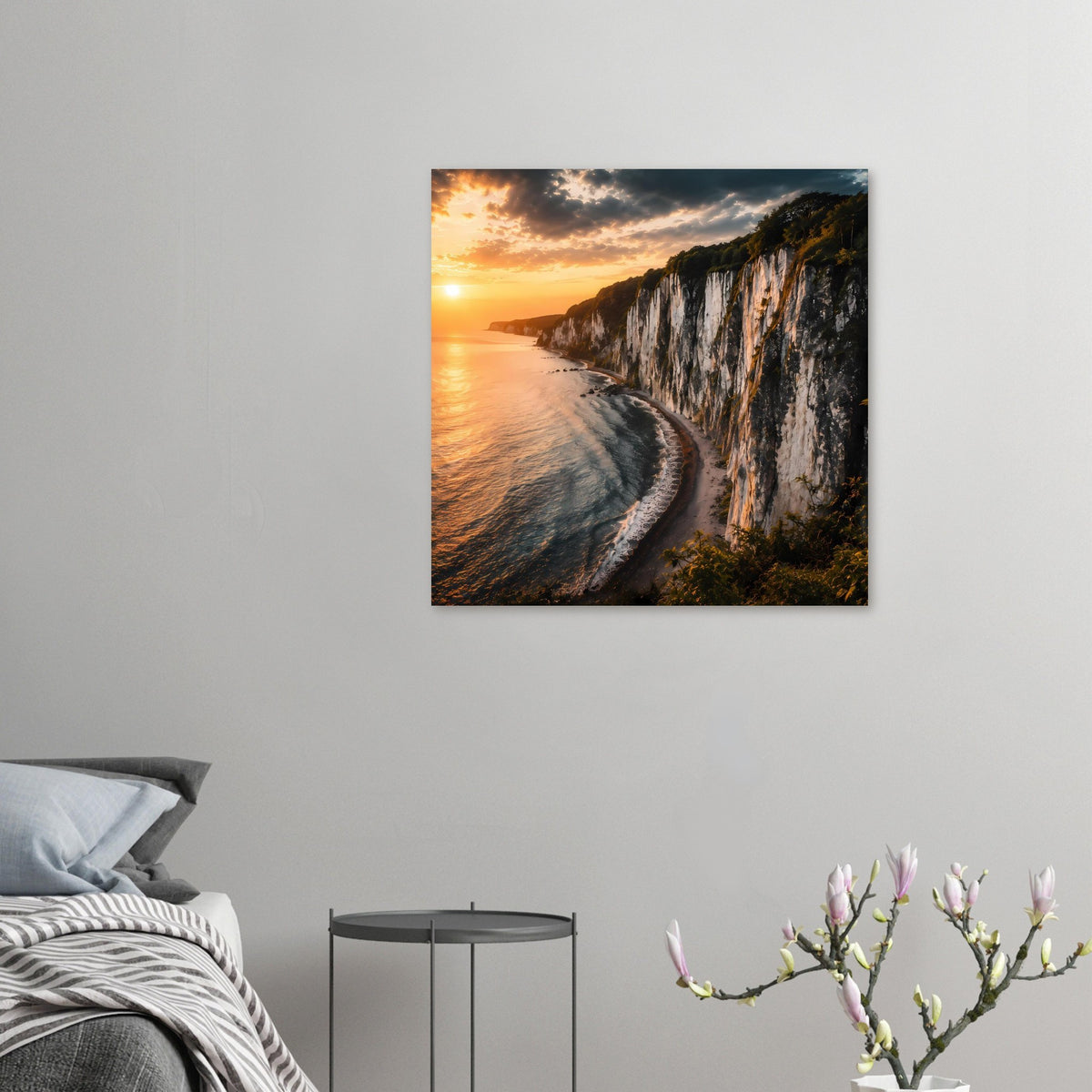 Wandposter: Küstenklippe mit Meerlinie, Strandwellen und Abendsonne