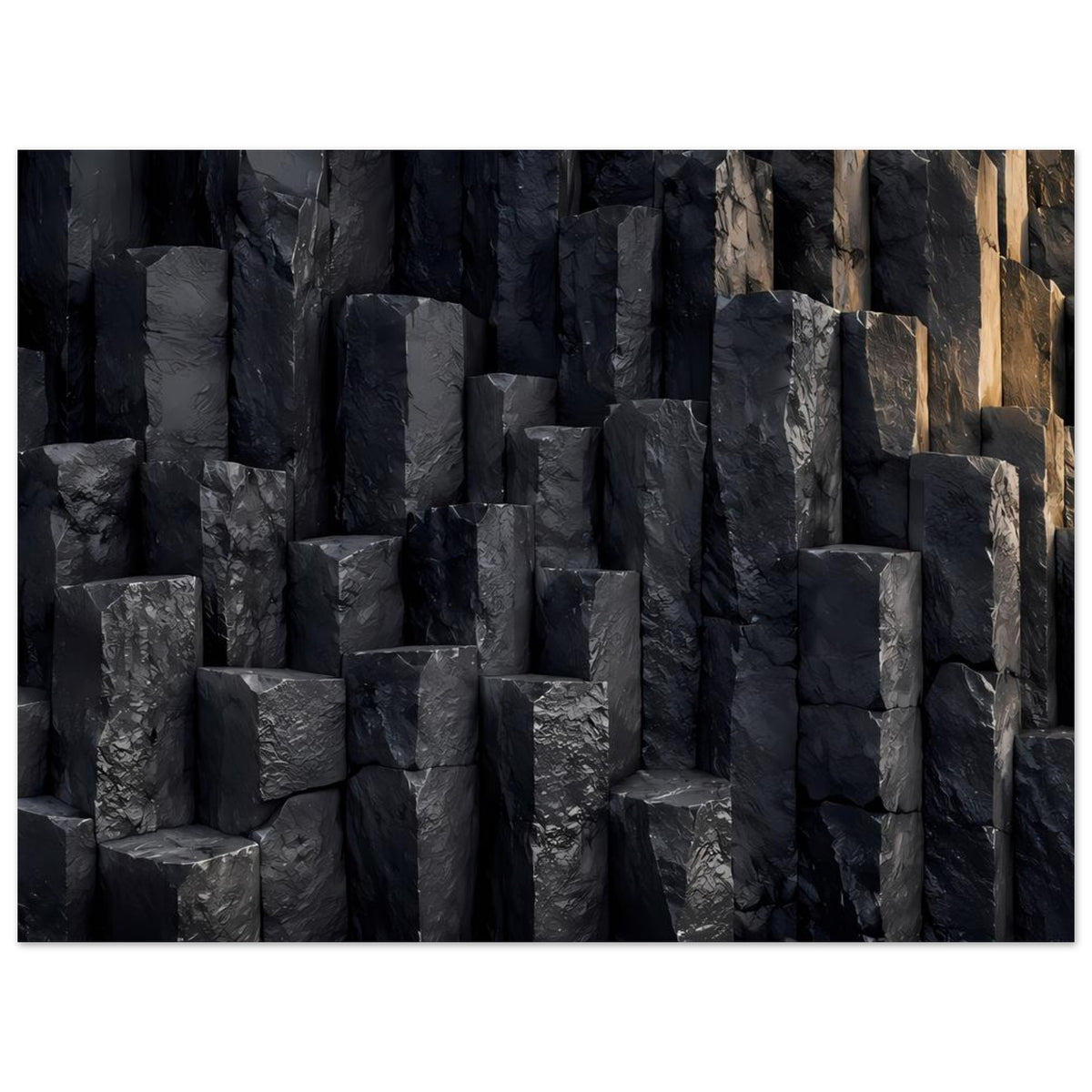 Naturposter mit dunkler Basalt-Felswand aus Säulenblöcken, kompakte geometrische Struktur