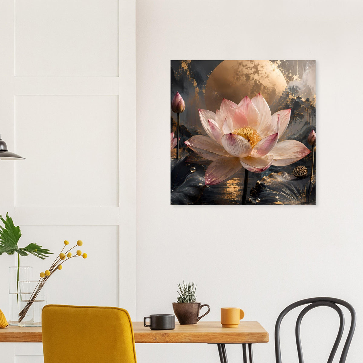Quadratisches Poster: rosa Lotusblüte, goldener Mond und dunkle Blätter