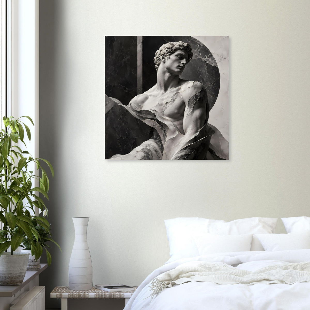 Wandposter mit schwarzweißer Figurenskulptur und Draperie im Kreis-Marmor