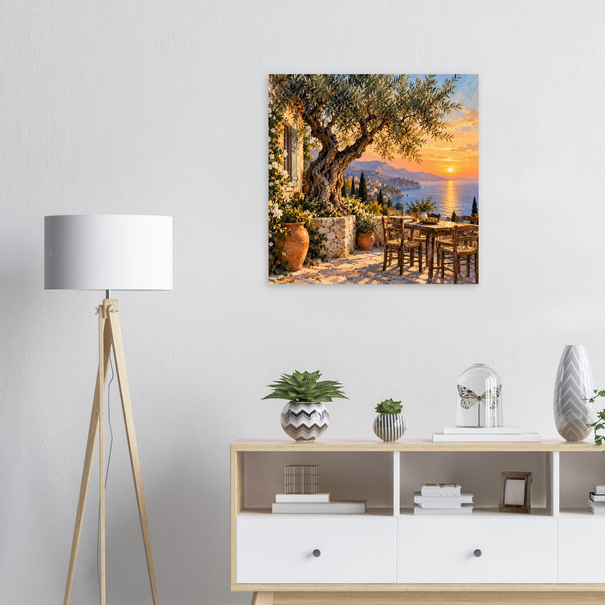 Mediterranes Sonnenuntergangs-Poster mit Olivenbaum, Terrasse und Meer im Abendhimmel