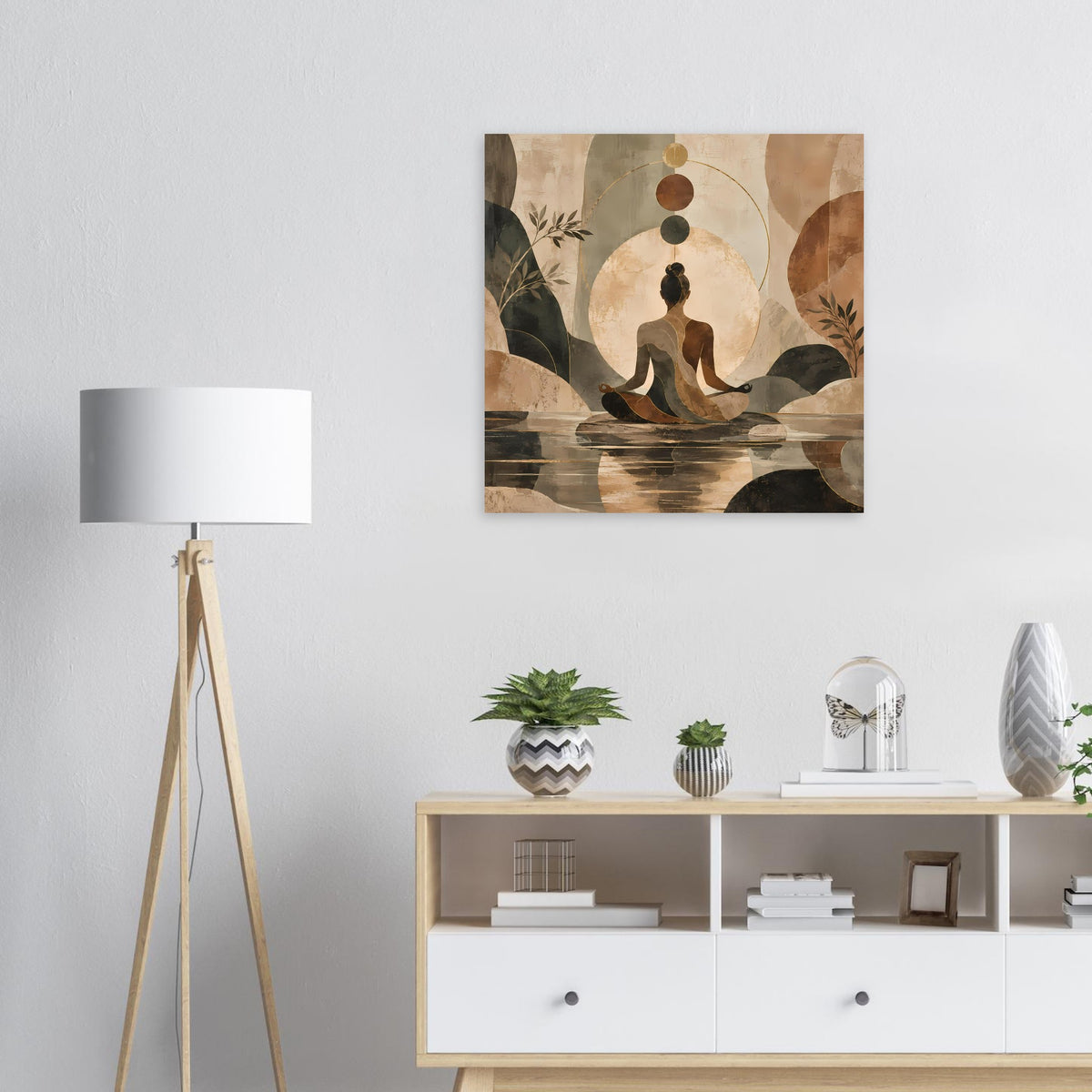 Quadratisches Poster mit abstrakter Meditationsfigur in erdigen Brauntönen und Kreisen