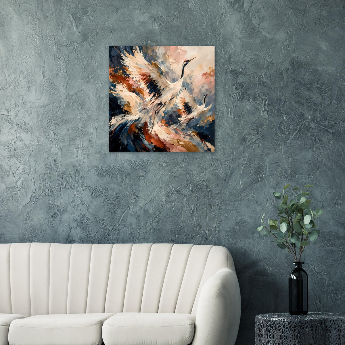 Wandposter mit fliegenden Kranichen in Aquarelloptik, sanfte Erdtöne, quadratisches Motiv
