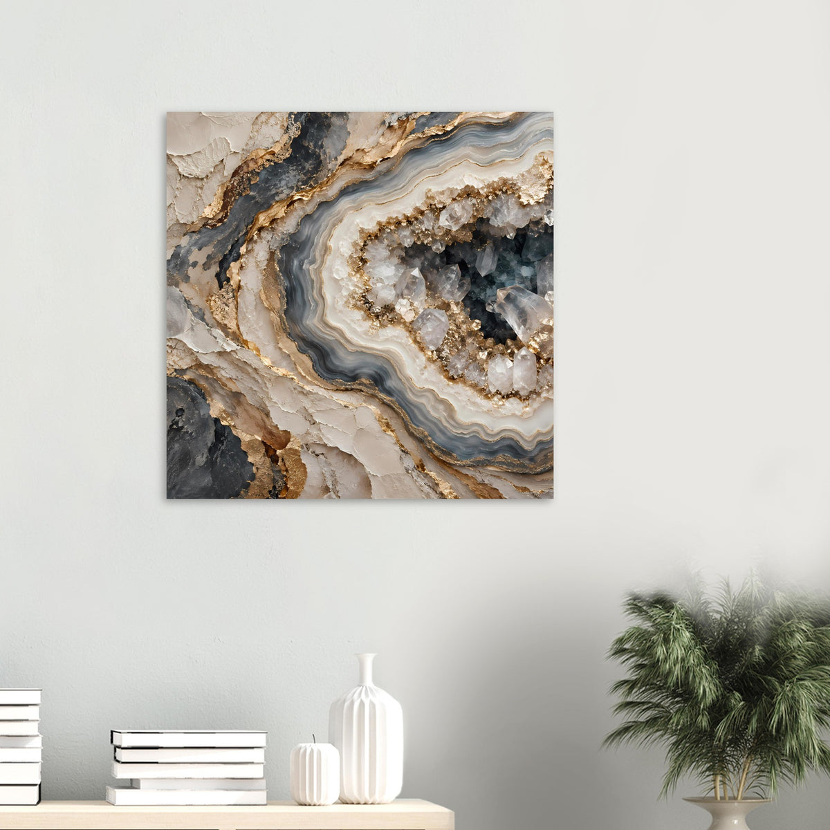 Kleines Geoden-Poster mit cremefarbenen Bändern, graublauen Lagen und Goldakzenten