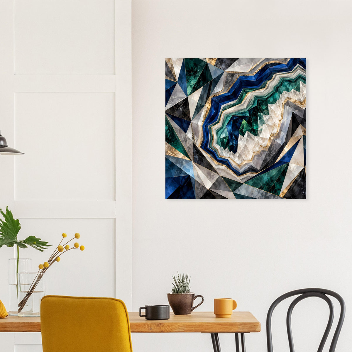 Quadratisches Kunstposter mit Mosaik-Dreiecken in Blau, Grün, Silber und Gold