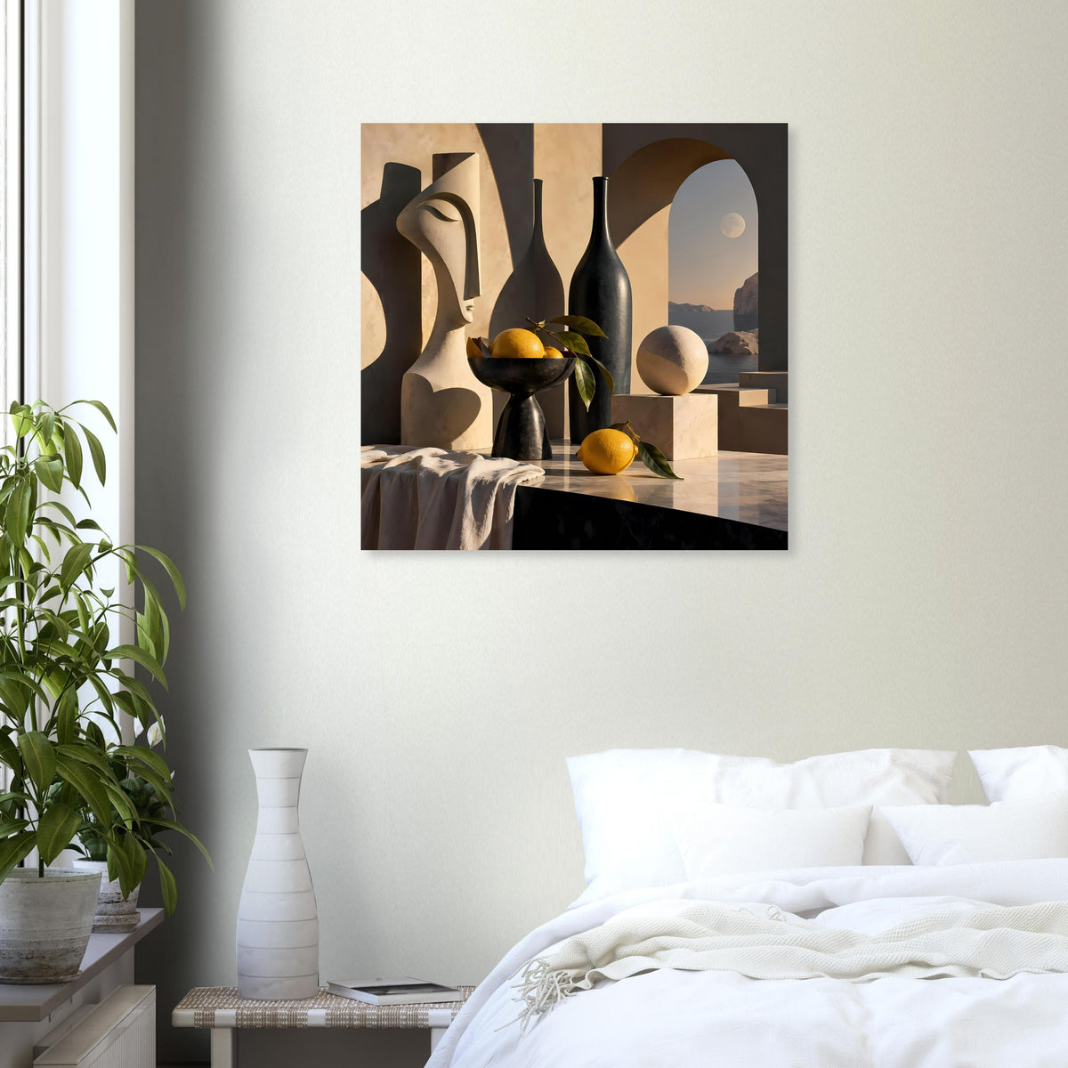 Gerahmtes quadratisches Poster mit abstraktem Vasen-Stillleben, goldenen Kugeln und Bogenlicht