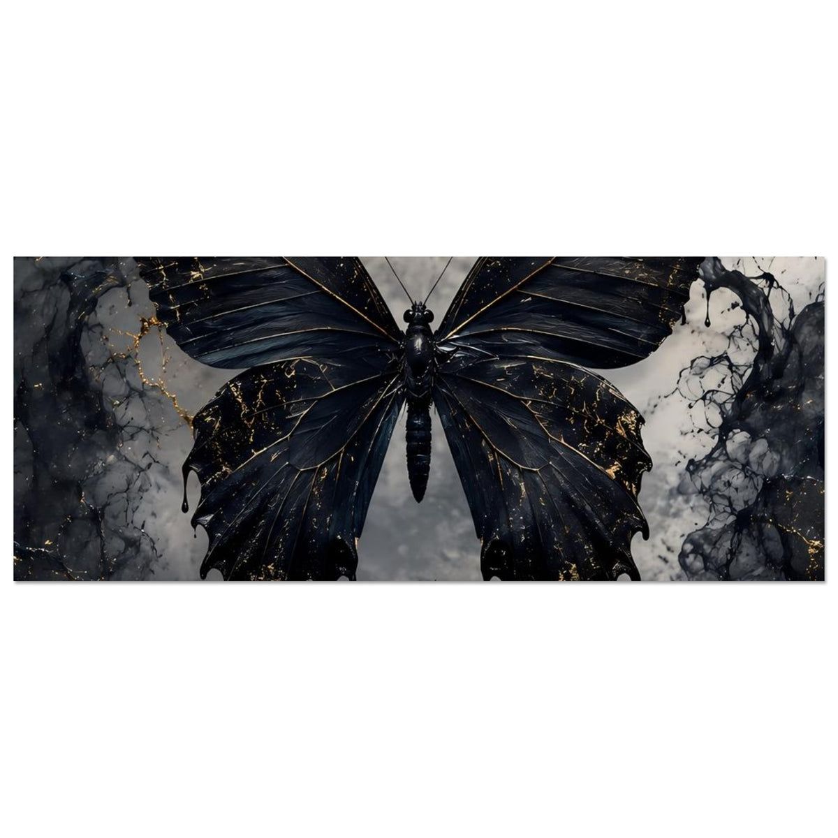 Horizontales Poster: schwarzer Schmetterling mit goldenen Adern, weit ausgebreitete Flügel