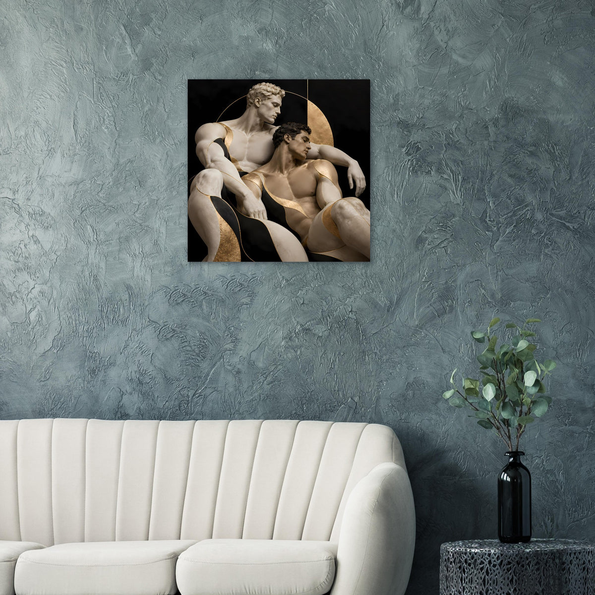 Poster mit nackten Figuren in Schwarz und Gold, dunkel umrahmt