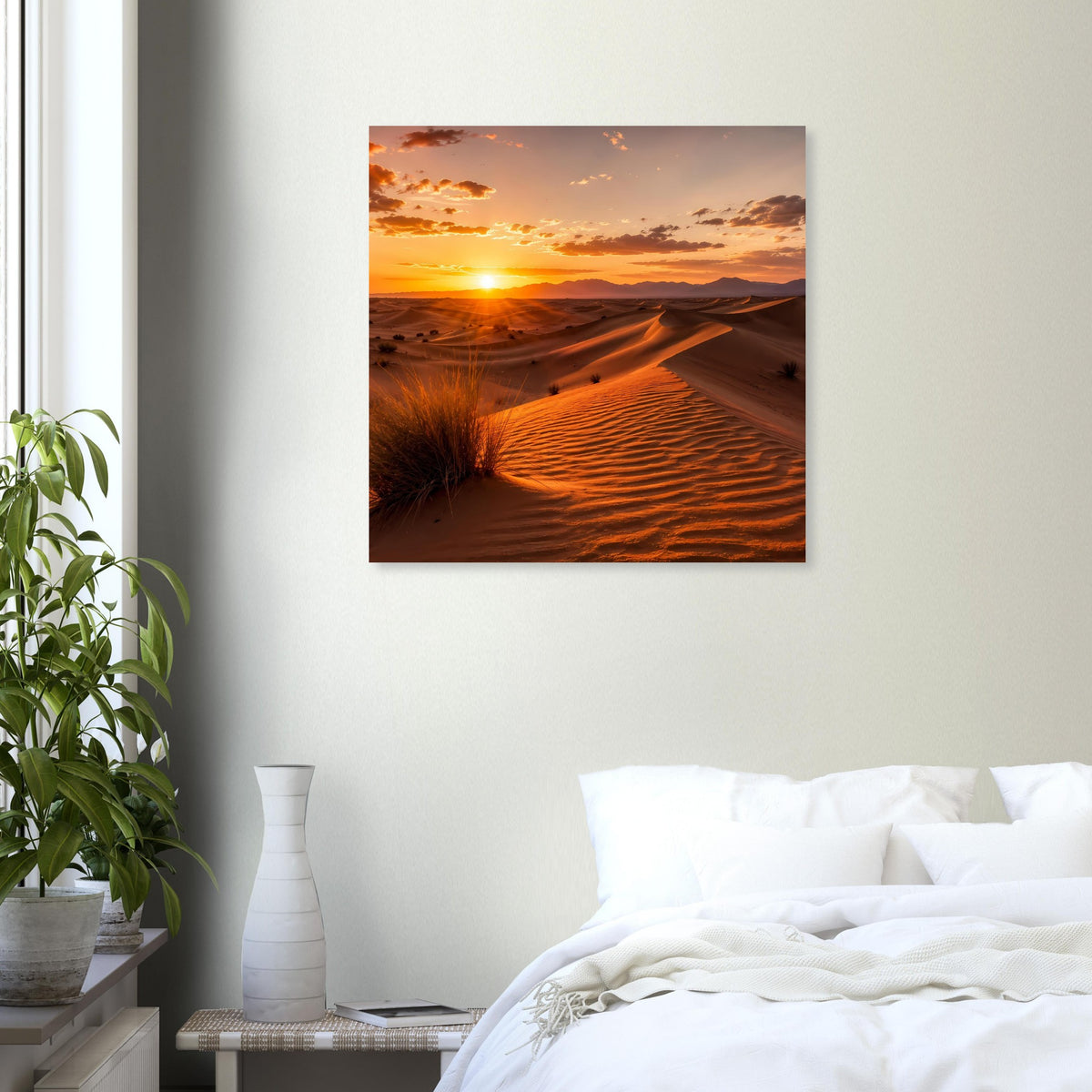 Wüstenlandschafts-Poster mit Sonnenaufgangsstimmung über Sanddünen im dunklen Rahmen