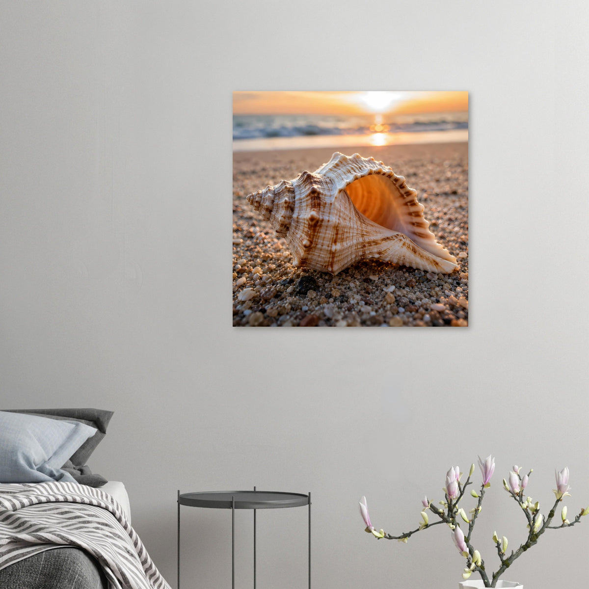 Strandposter mit Muschel auf Kies am Sonnenuntergang, kleines Wandposter