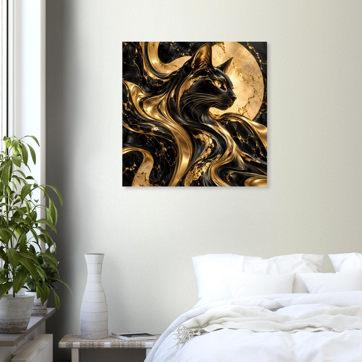 Quadratisches Poster mit Katzenmotiv: schwarz-goldene Wirbelstrukturen um den Katzenkopf.