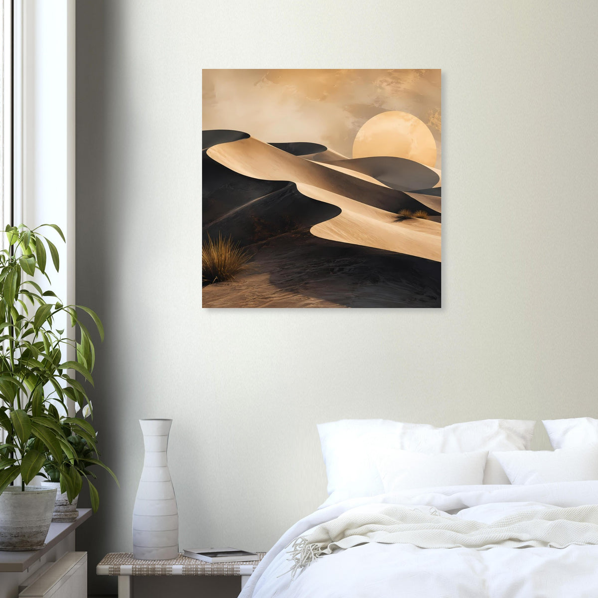 Quadratisches Wüstenposter mit goldenen Dünen und rundem Mond über dem Sand