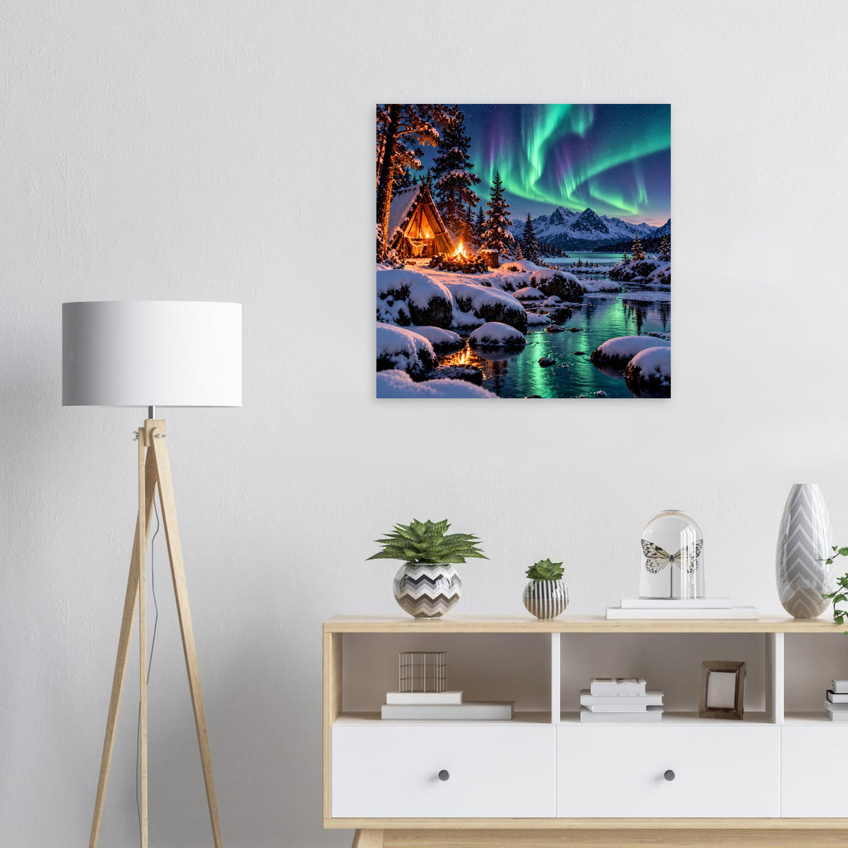 Winterlandschaftsposter mit Nordlichtern, verschneiter Flusslandschaft und beleuchteter Hütte