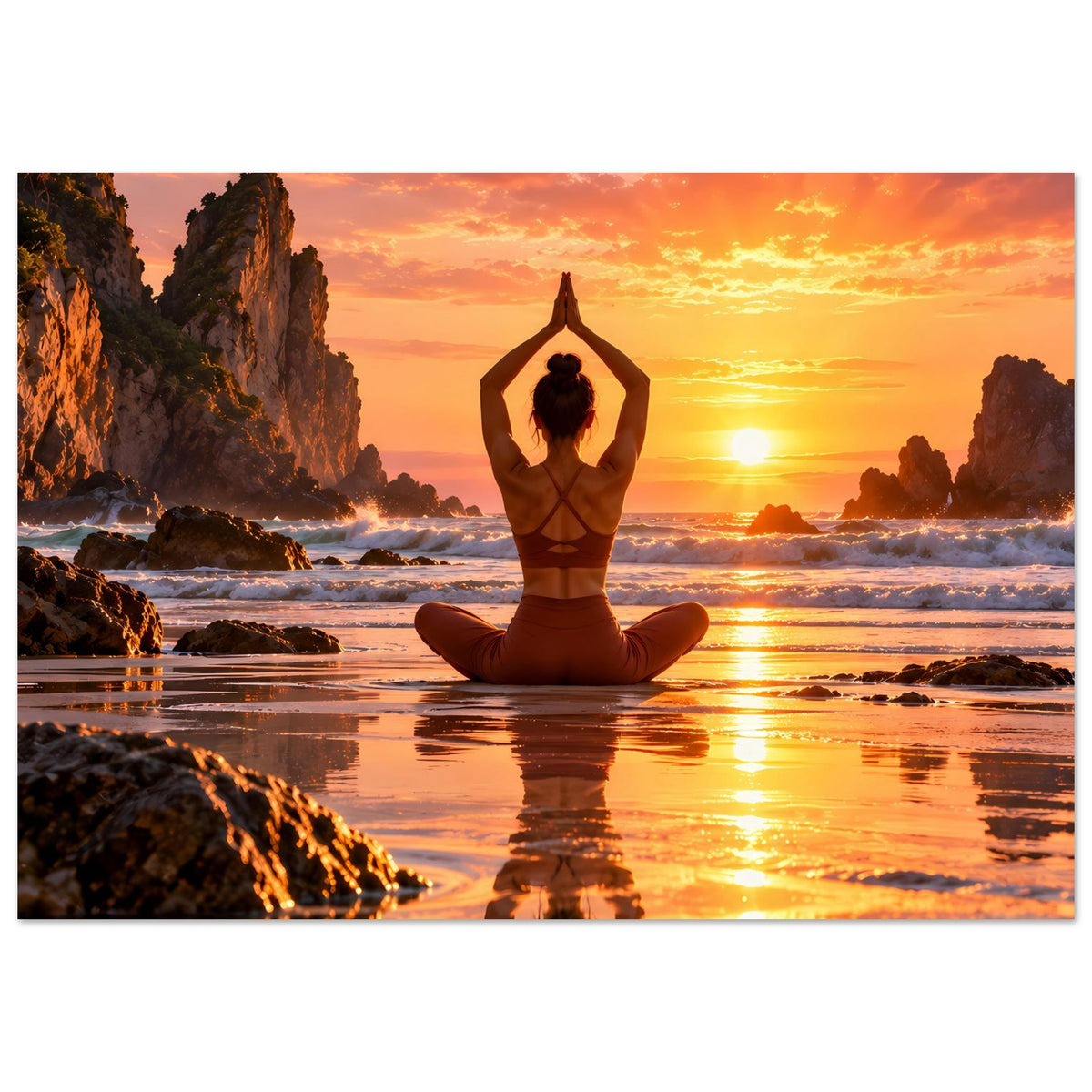Yoga-Poster (hochkant) mit meditierender Person, Sonnenstrahlen über Wasser und Felsen