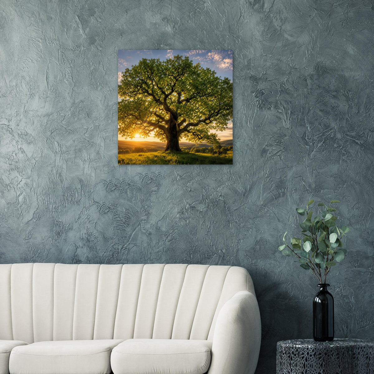 Quadratisches Poster: grüner Baum im Sonnenuntergang vor Landschaftslandschaft