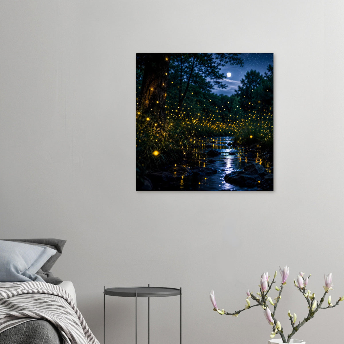 Leuchtposter in der Wohnung an der Wand: kleines Motiv mit nächtlichem Bach und Glühwürmchen