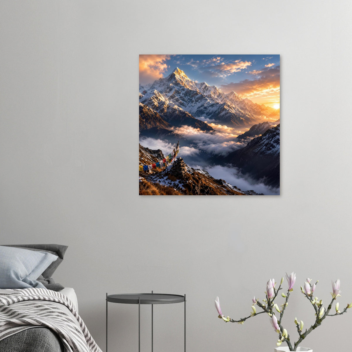 Kleines Poster mit Bergpanorama und Sonnenaufgang, verschneite Gipfel und Wolken