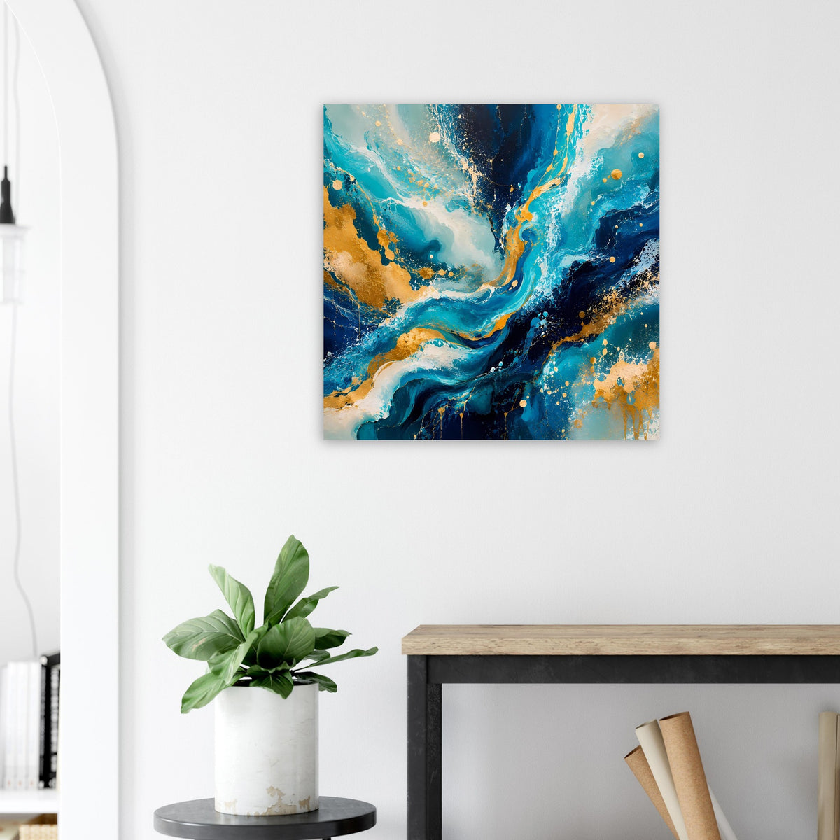 Quadratisches Kunstposter mit Blau‑Gold‑Wirbeln, goldenen Sprenkeln und hellen Bahnen