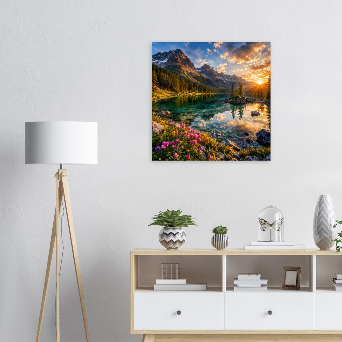 Quadratisches Poster mit Bergtal, Flusslauf und Sonnenaufgang im Abendhimmel