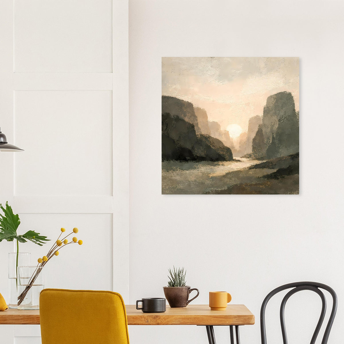 Poster an heller Wand: Felsen, Talweg und Sonnenuntergang in gedeckten Brauntönen.