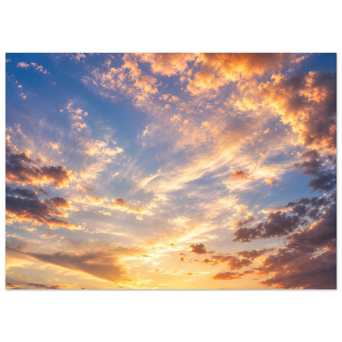 Horizontales Poster mit Sonnenuntergang, goldenen Wolken und blauem Himmel