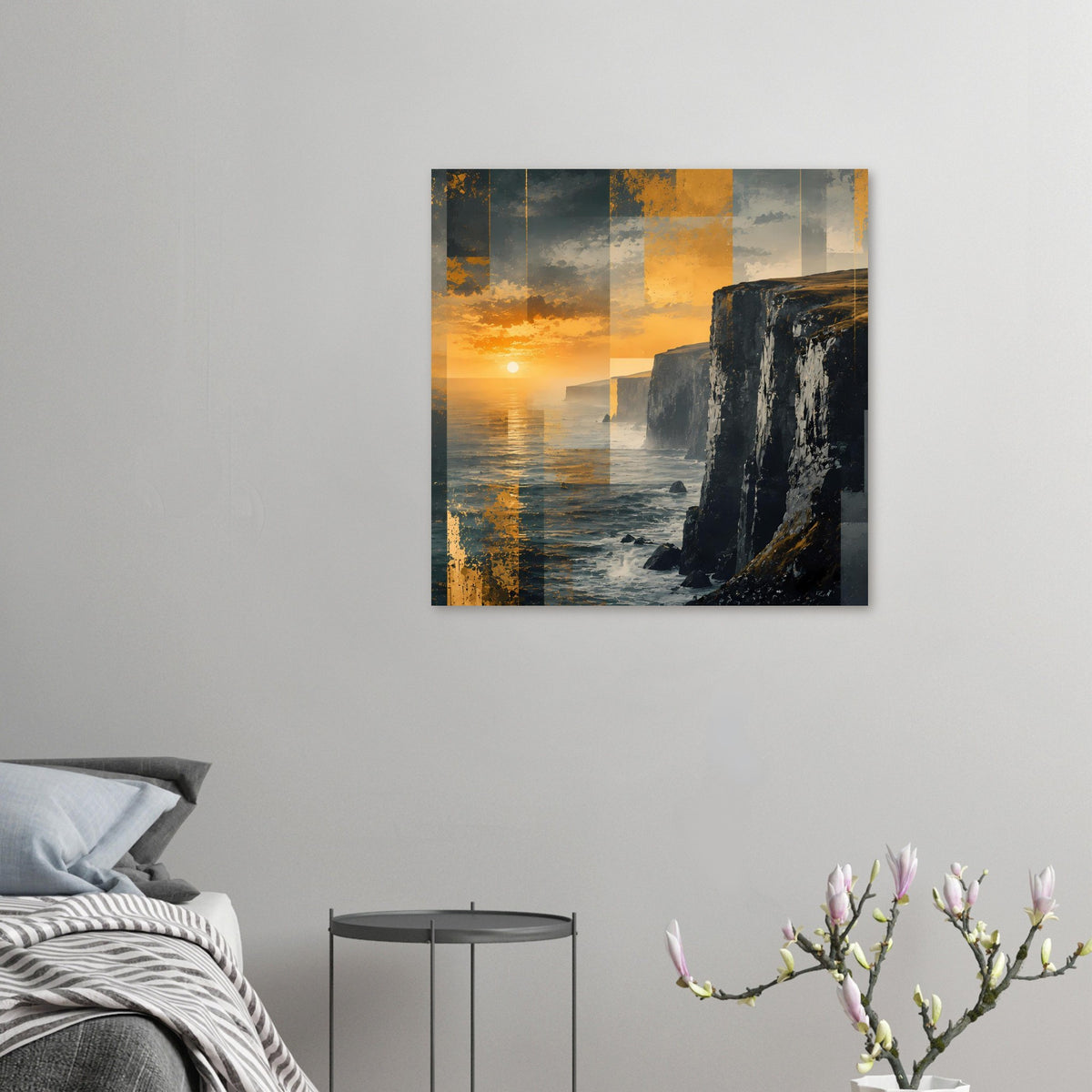 Kleines Poster mit Sonnenuntergang am Meer, Felsklippen und orange-gelbem Himmel