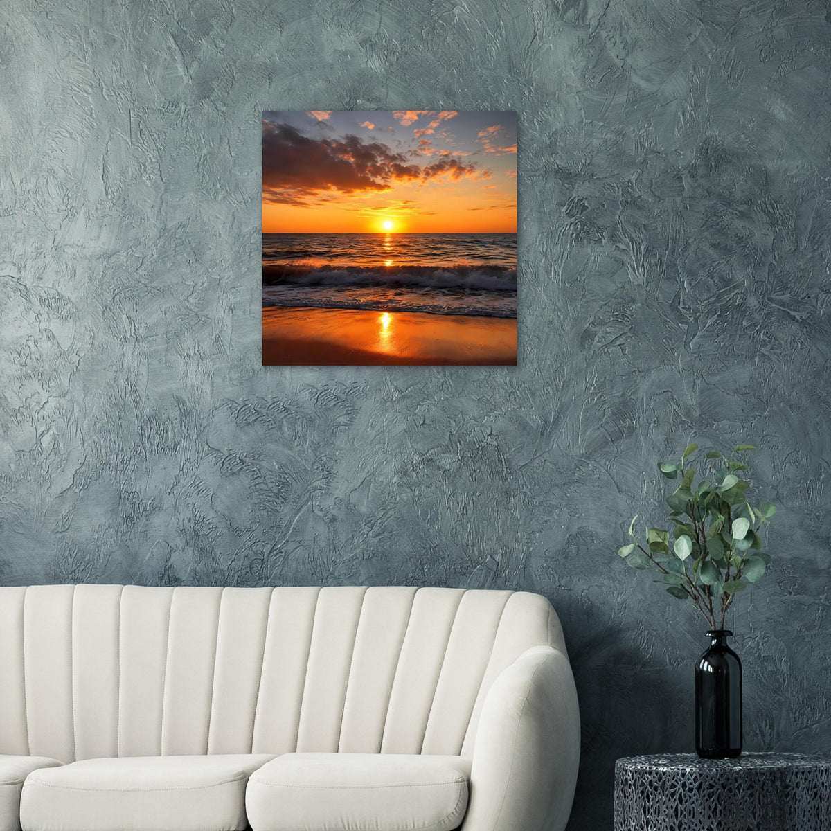 Poster mit Sonnenuntergang am Meer, blaue Wolken und goldene Reflexion im Wasser