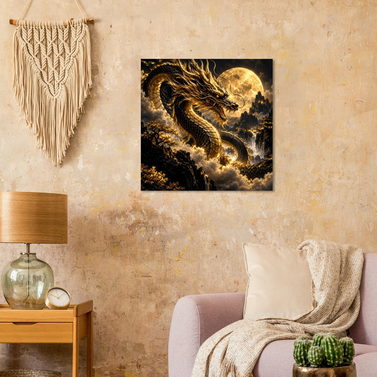 Quadratisches Poster mit goldenem Drachen und Vollmond, umgeben von Rauch und Wolken