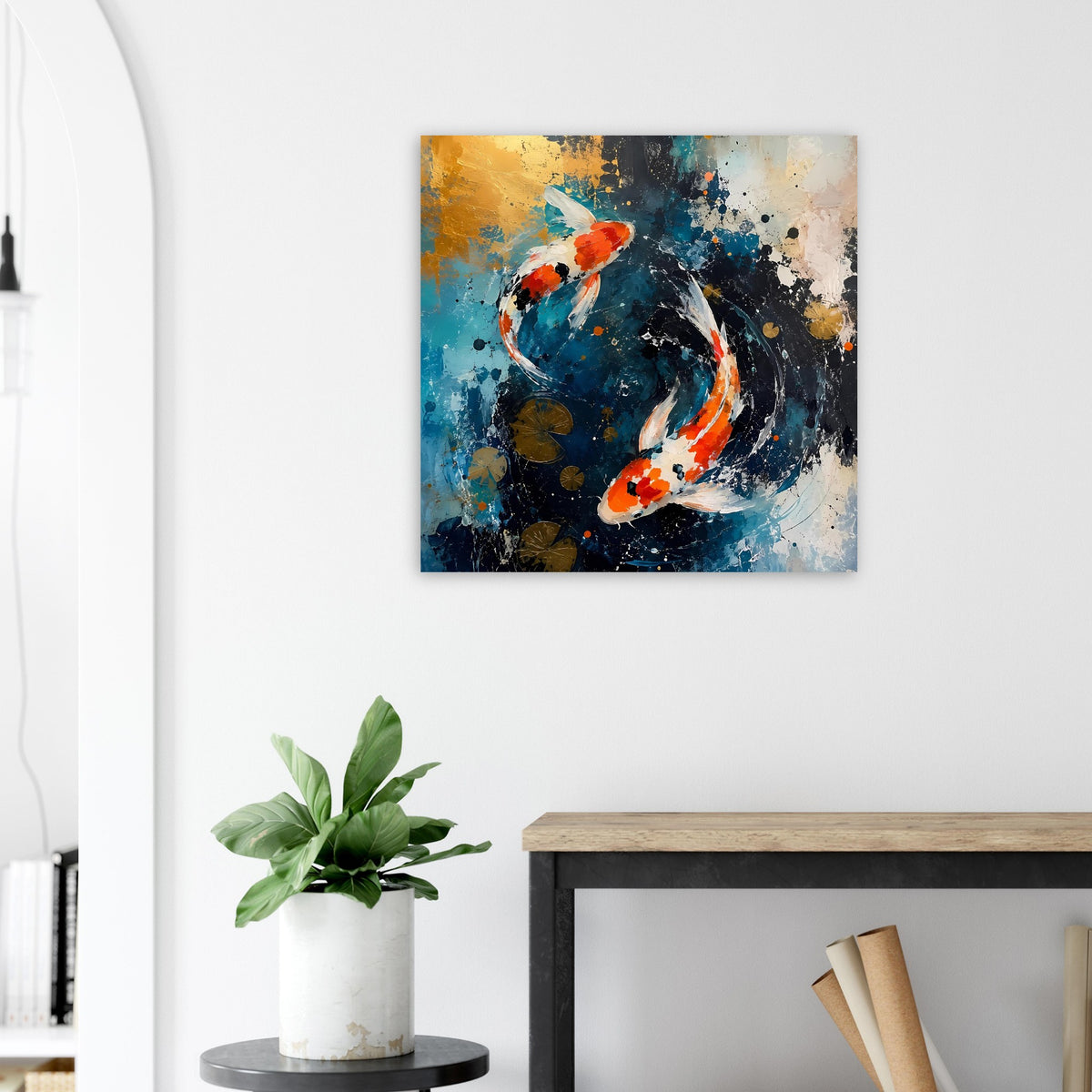 Quadratisches Wandposter mit zwei abstrakten Koi, Wasserwirbel in Blau und Orange