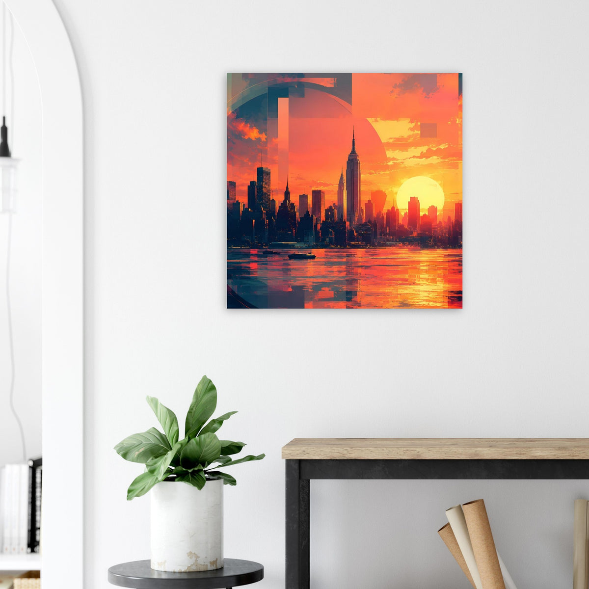 Quadratisches Wandposter mit Skyline-Silhouette im Sonnenuntergang, leuchtend orangefarbener Himmel.