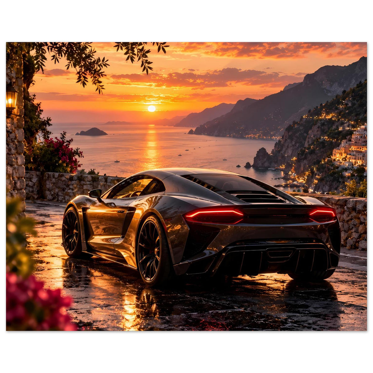 Poster im Querformat: Sportwagen und goldenes Hecklicht vor Meer und Bergen