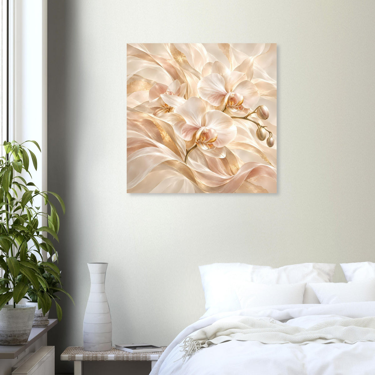 Orchideenposter mit cremefarbenen Orchideen und goldenen Details, quadratisch