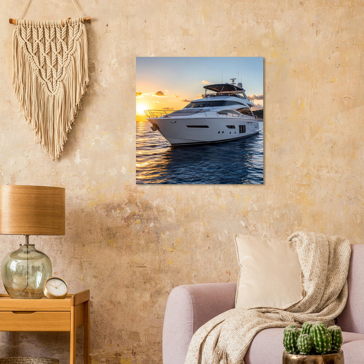 Poster: Yacht am Meer bei warmem Sonnenaufgang, Goldtöne und kühles Blau