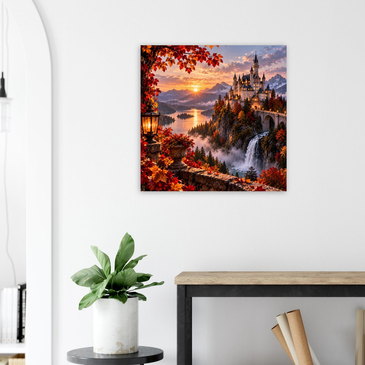 Quadratisches Poster mit Schlossanlage über Tal, Wasserfall und Herbstlaub, matte Oberfläche