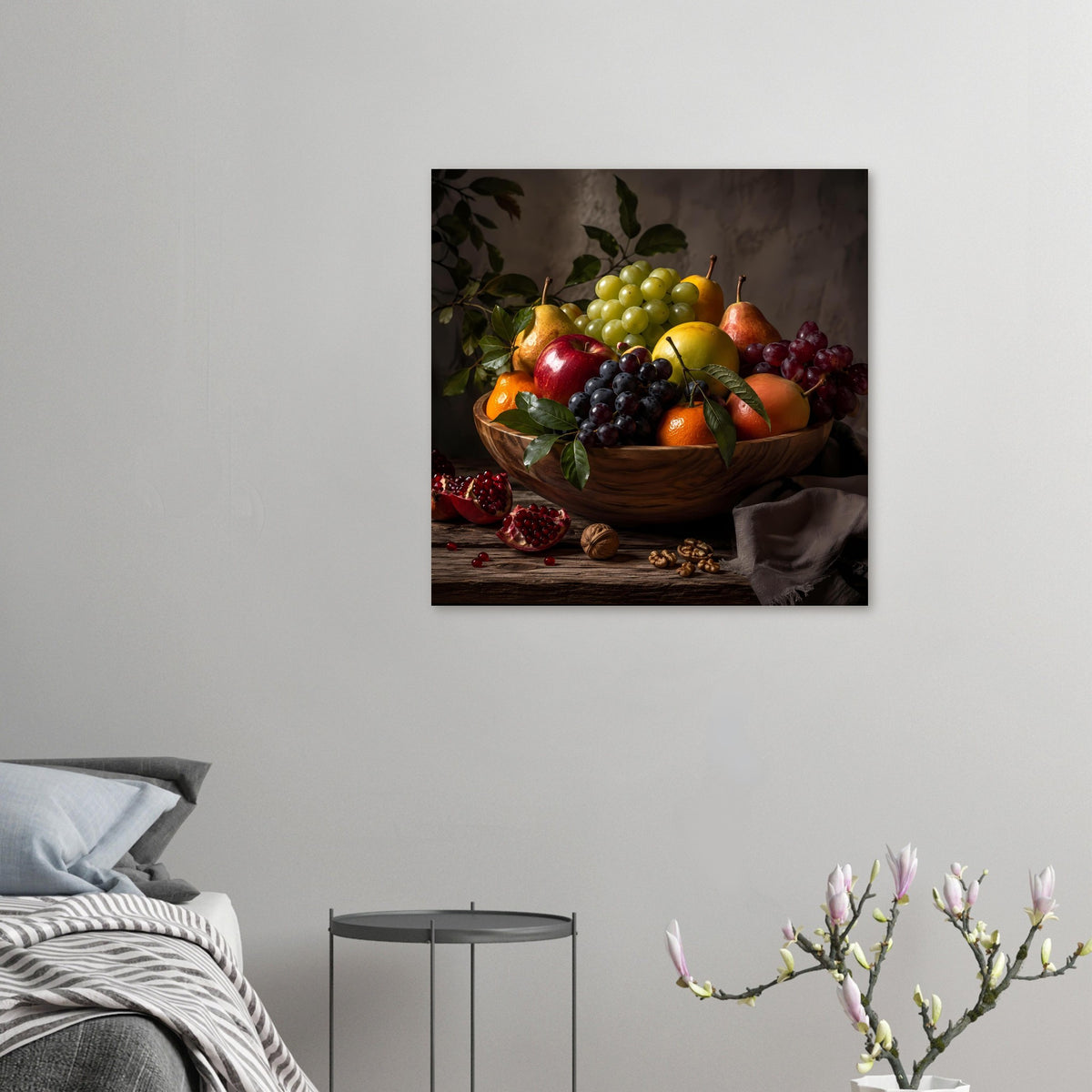 Früchtestillleben-Poster mit Obstschale und Weintrauben, Äpfeln und Beeren in dunkler Szene