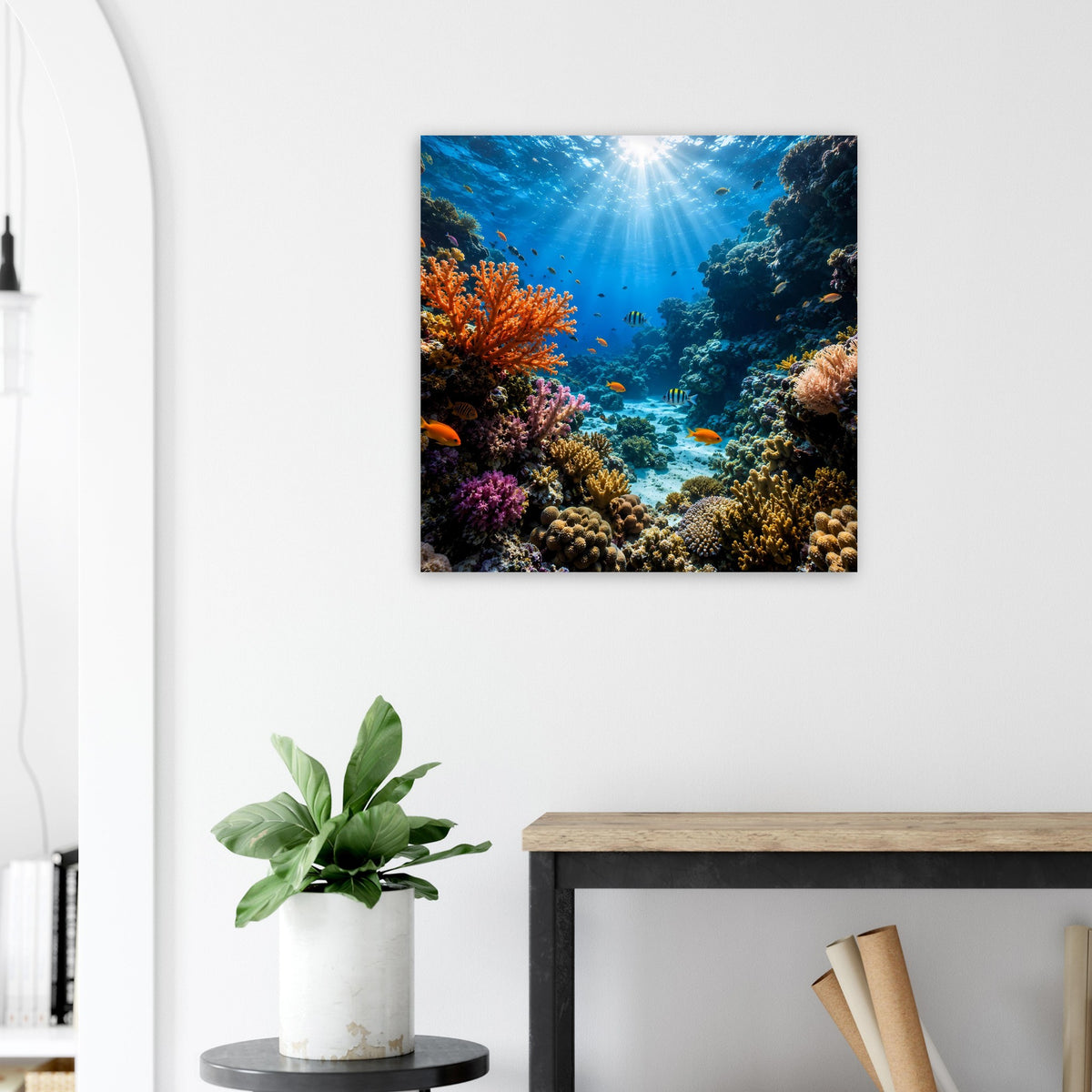 Unterwasser-Korallenriff-Poster mit von oben beleuchteter Rifflandschaft in Blau/Türkis