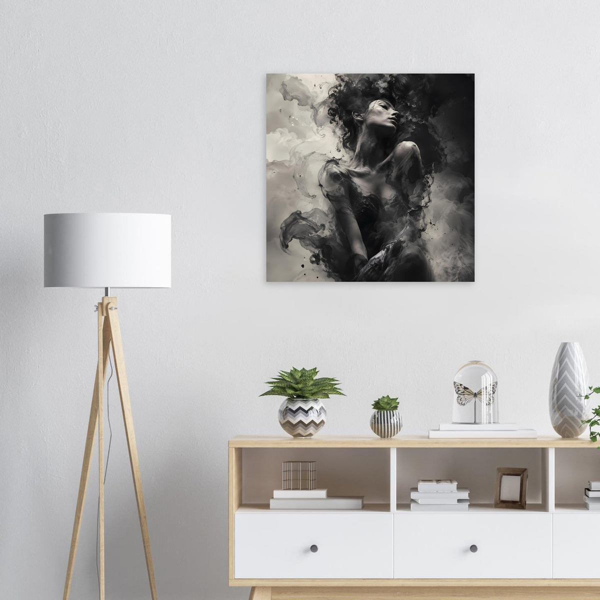 Monochromes Kunstposter mit abstrakter Frau im Rauchmotiv, quadratisch