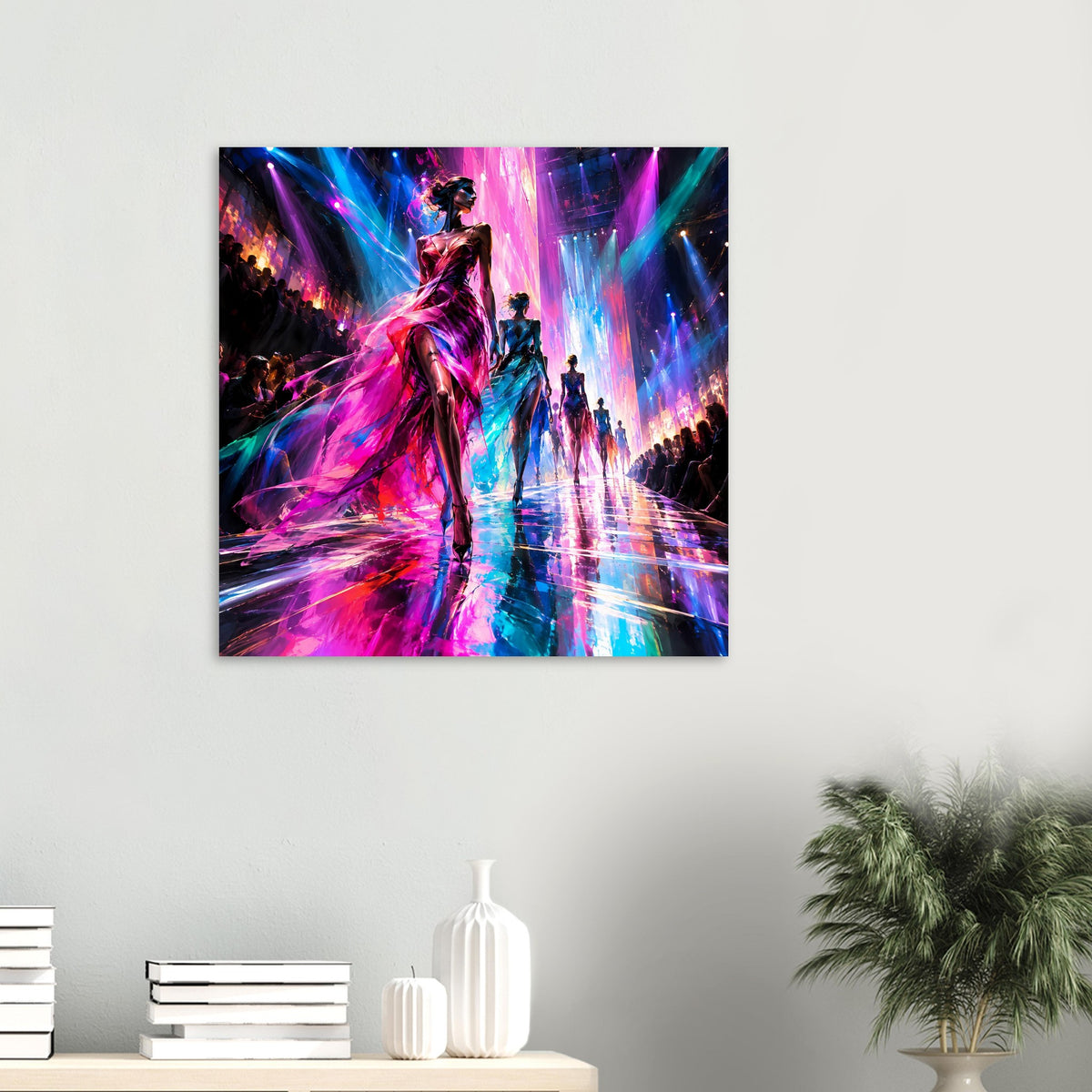 Quadratisches Deko-Poster mit farbigem Laufsteg-Motiv und tanzender Figur im Lichtstrahl