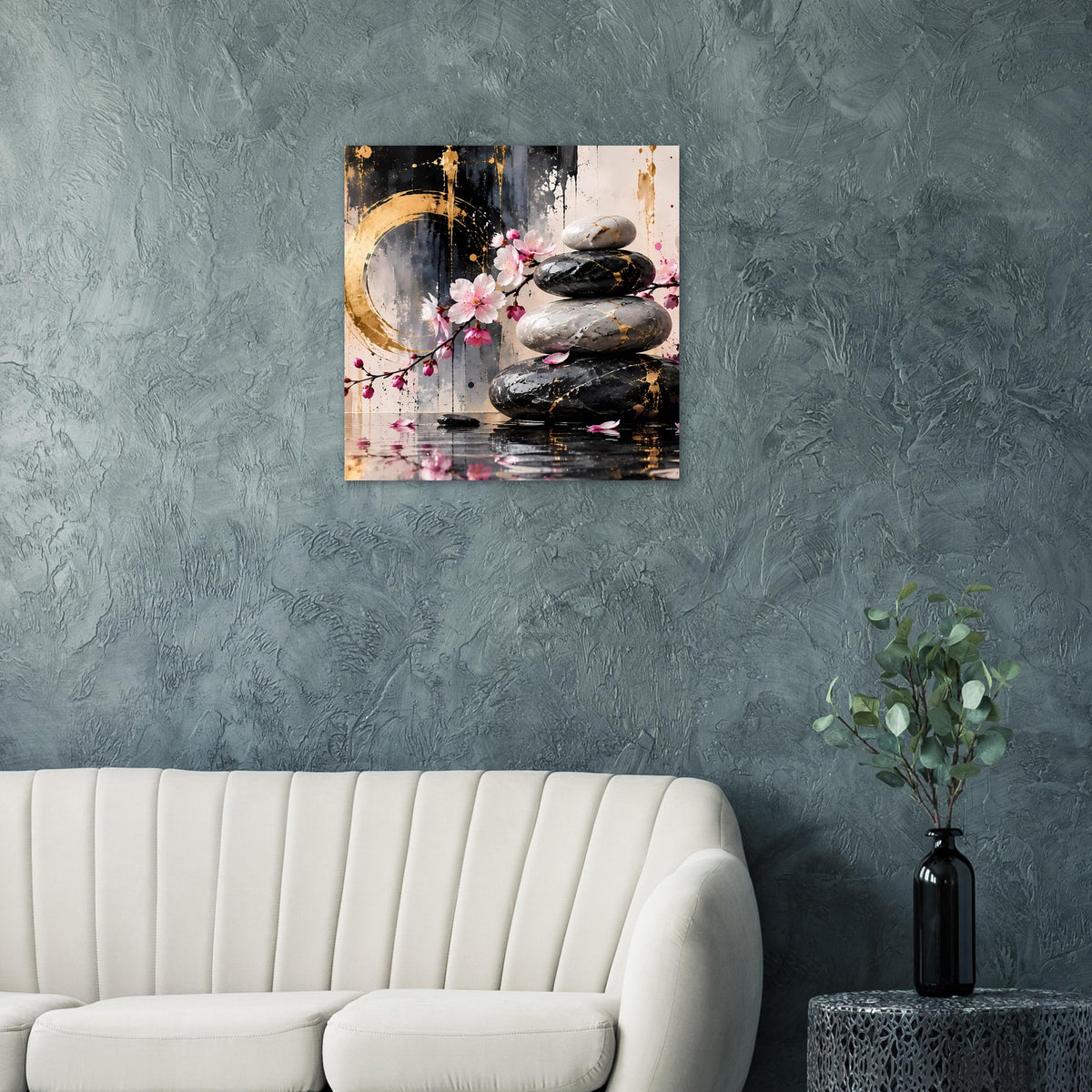 Quadratisches Wandposter mit Kirschblüten, schwarzen Steinen und goldfarbenen Farbverläufen