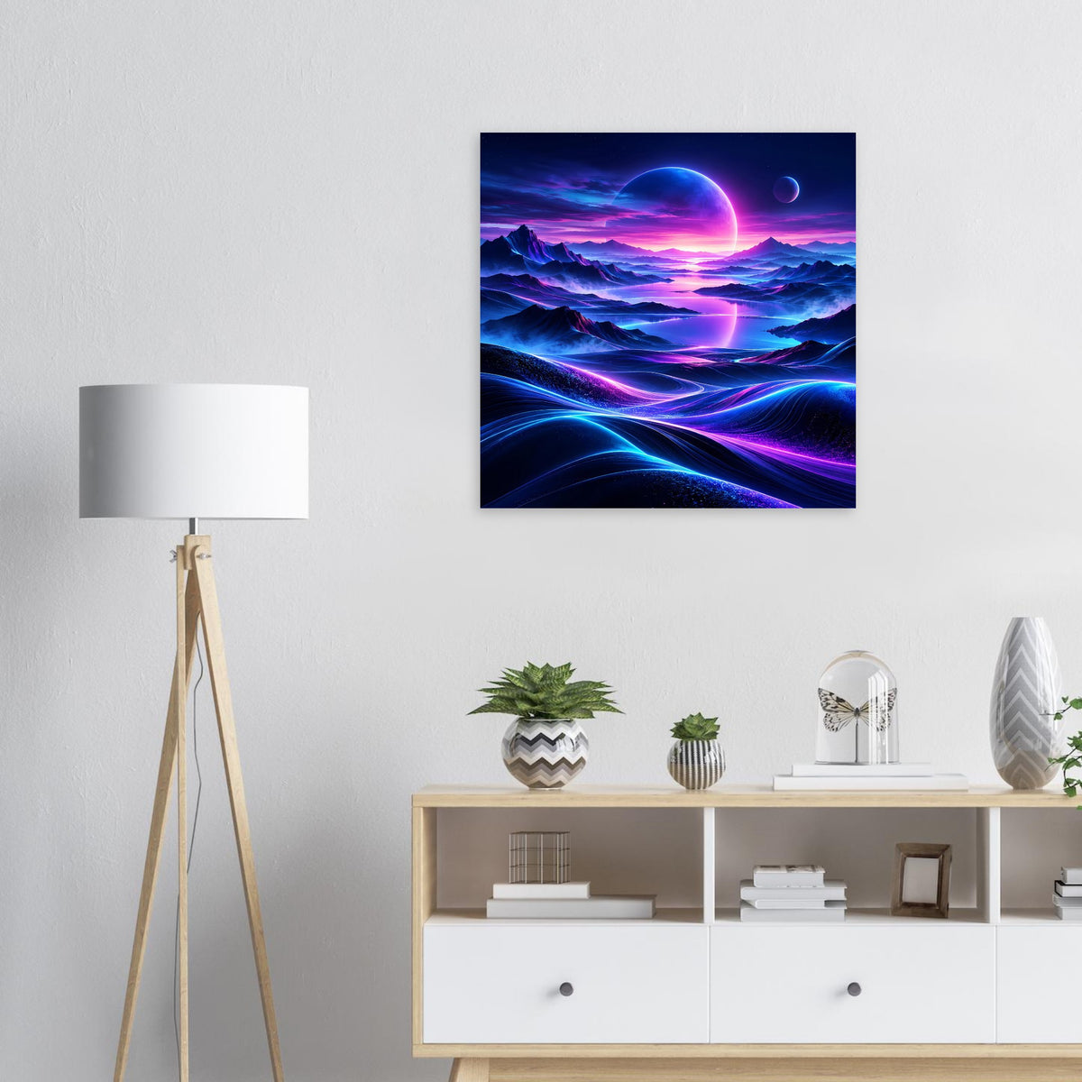 Quadratisches Neon-Weltraum-Poster mit leuchtendem Planeten und violetten Lichtbahnen