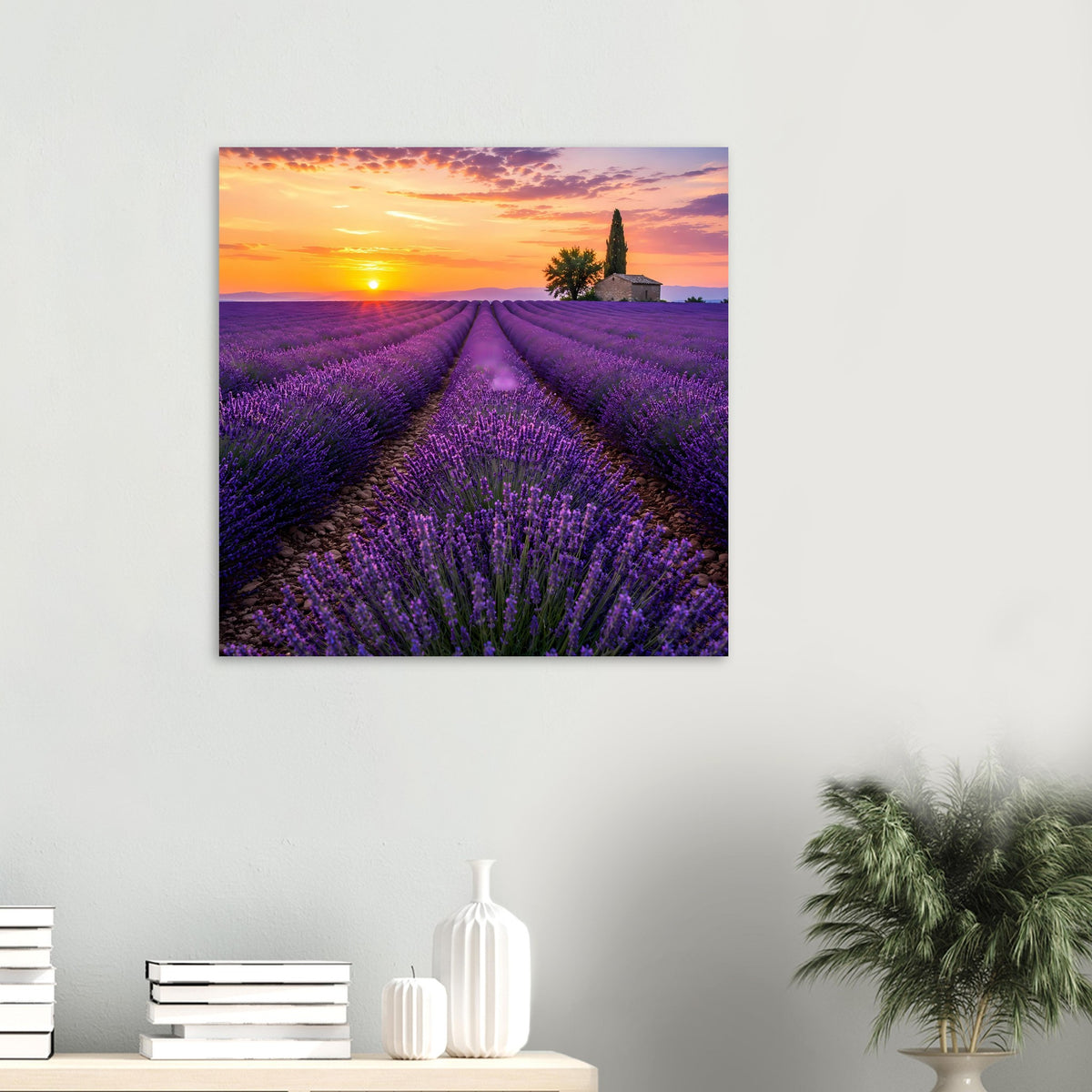 Quadratisches Poster mit Lavendelfeld, violetten Reihen und goldenem Sonnenuntergang