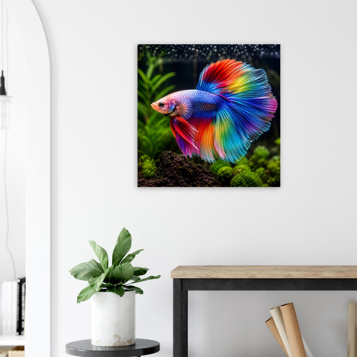 Quadratisches Poster mit farbenfrohem Betta-Fisch und seidigem Regenbogenflossen-Schwanz