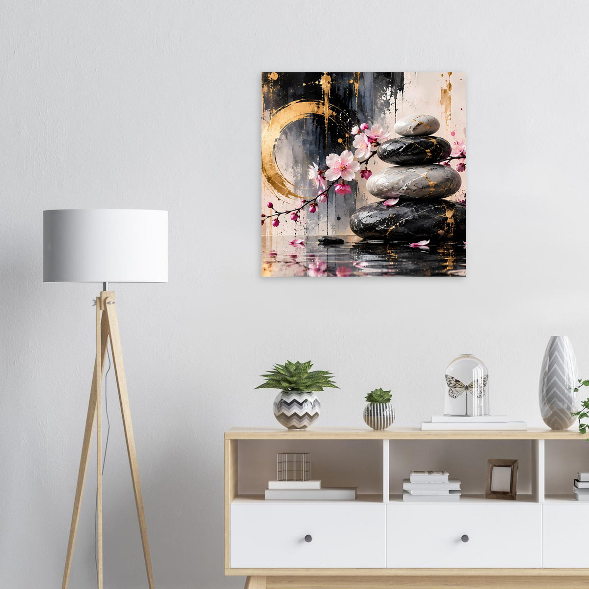 Wandposter mit Zen-Steinsäule, rosa Kirschblüten und goldenen Kreiselementen