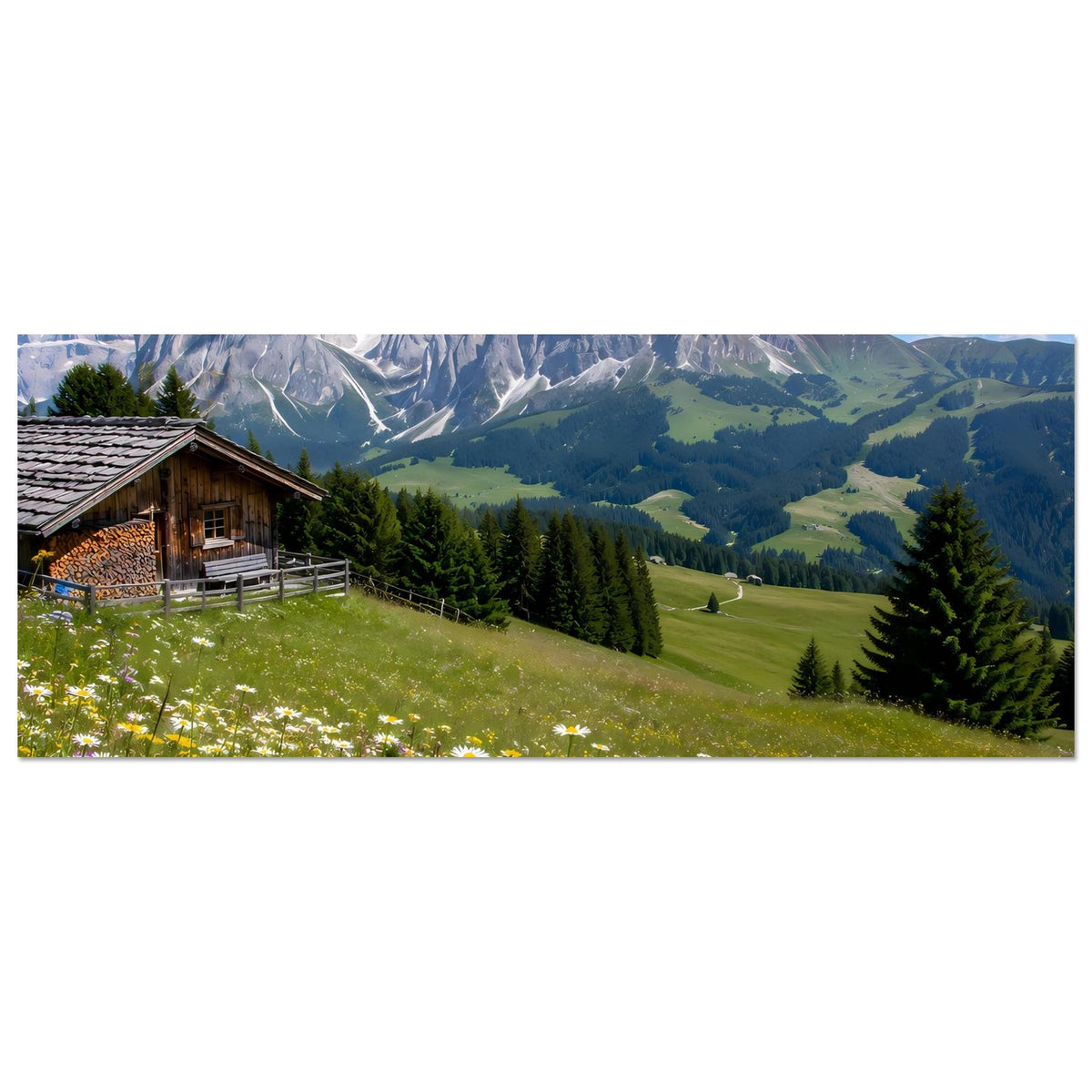 Alpenlandschafts-Poster, Panorama: Wiese mit Blumen, Bauernhaus und Berge unter blauem Himmel