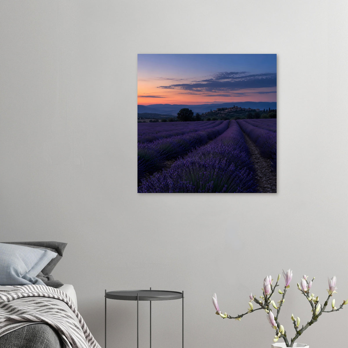 Kleines, quadratisches Poster mit Lavendelfeld und Sonnenuntergang in Blau und Orange