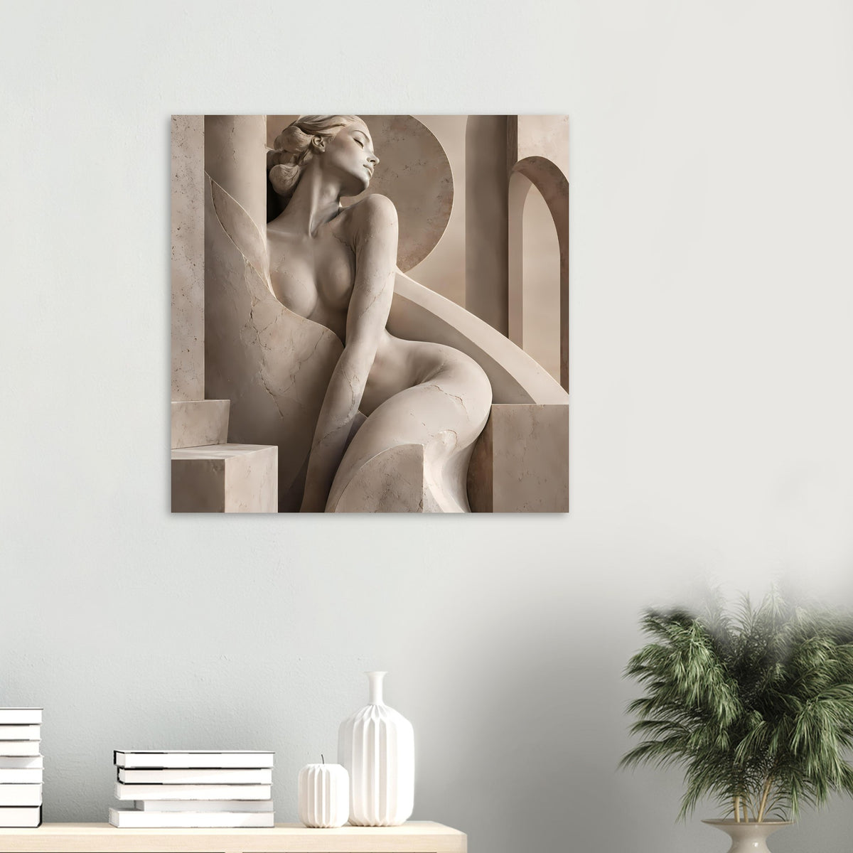 Skulpturen-Porträtposter mit sitzender Aktfigur in warmen Erdtönen, quadratisch