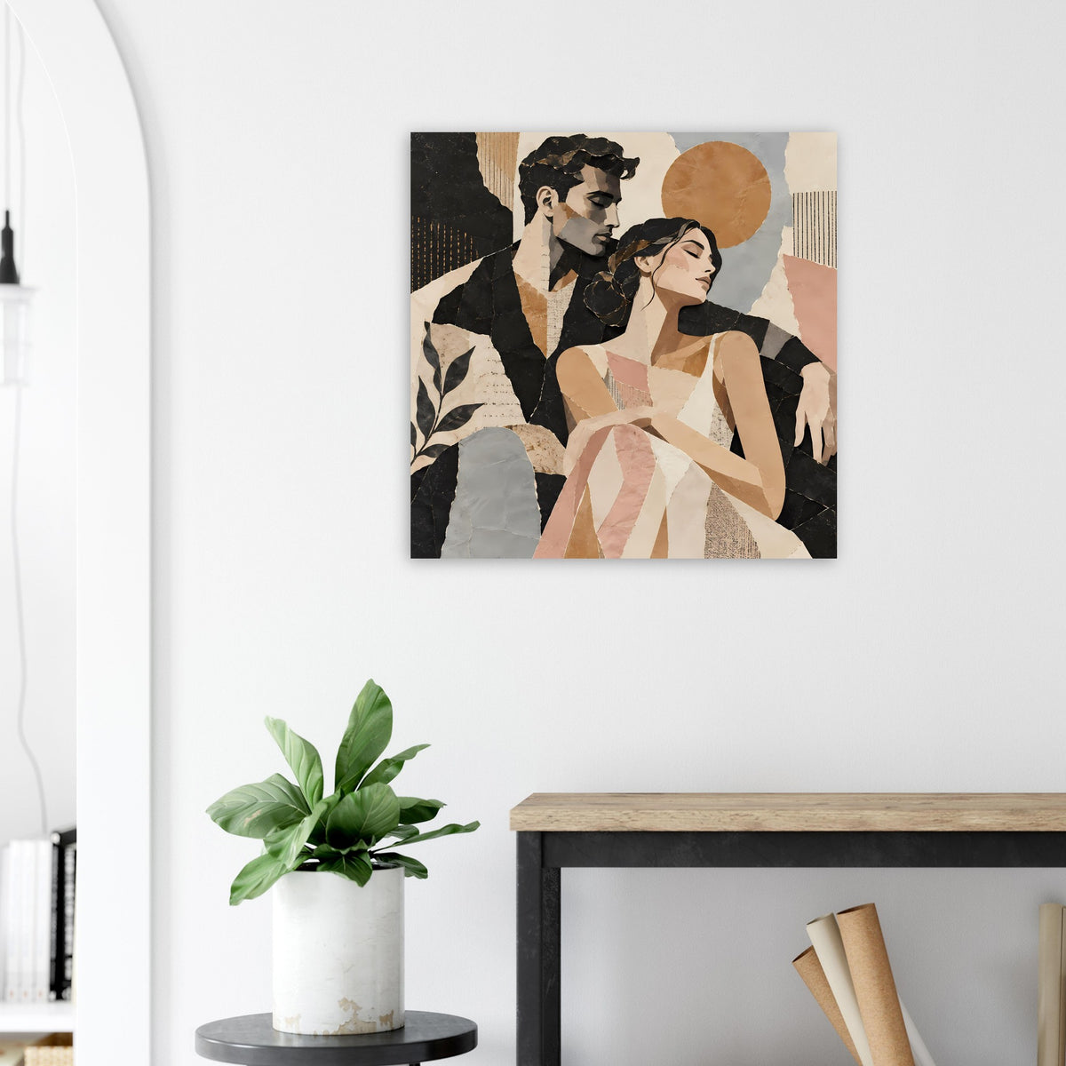 Quadratisches Kunstposter mit Paar in warmen Farben: beige, ocker und dunklem Schwarzbraun